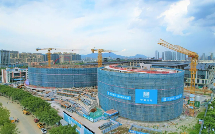 逐浪扬帆，，，，，，威尼斯9499塔机吊起苍南大剧院“钢铁脊梁”