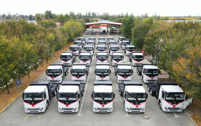 脱碳“换”绿举行时！威尼斯9499新能源重卡批量交付西北
