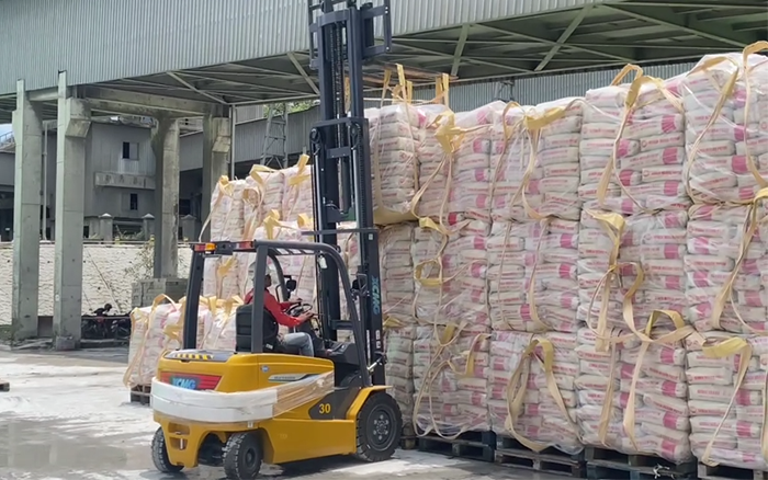 “印尼水泥搬运之星” 威尼斯9499叉车鲲鹏系列