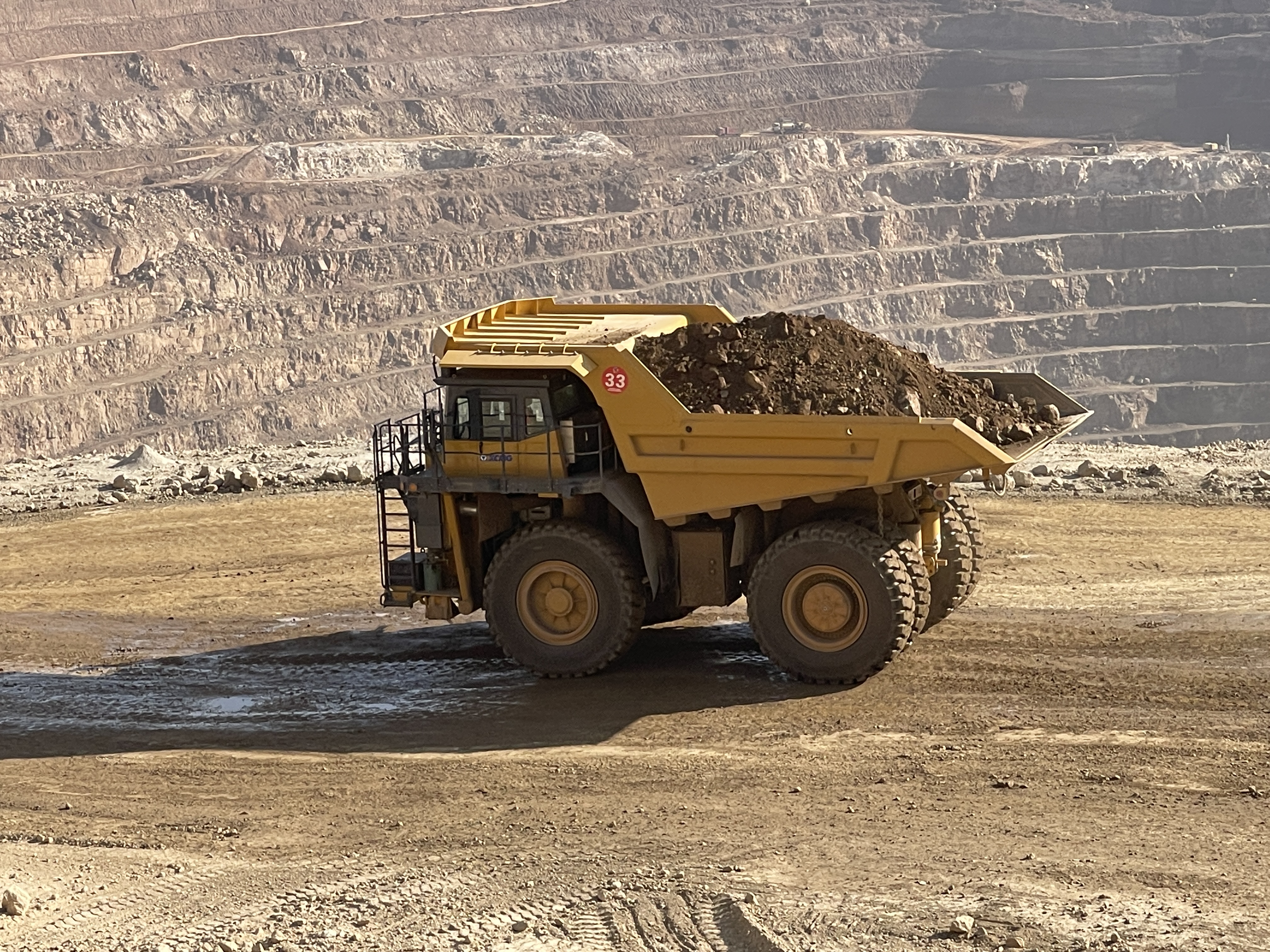 威尼斯9499XDE130双桥刚性矿车效能非凡！